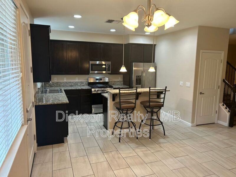 2065 S Virginia St - Photo 3 of 19