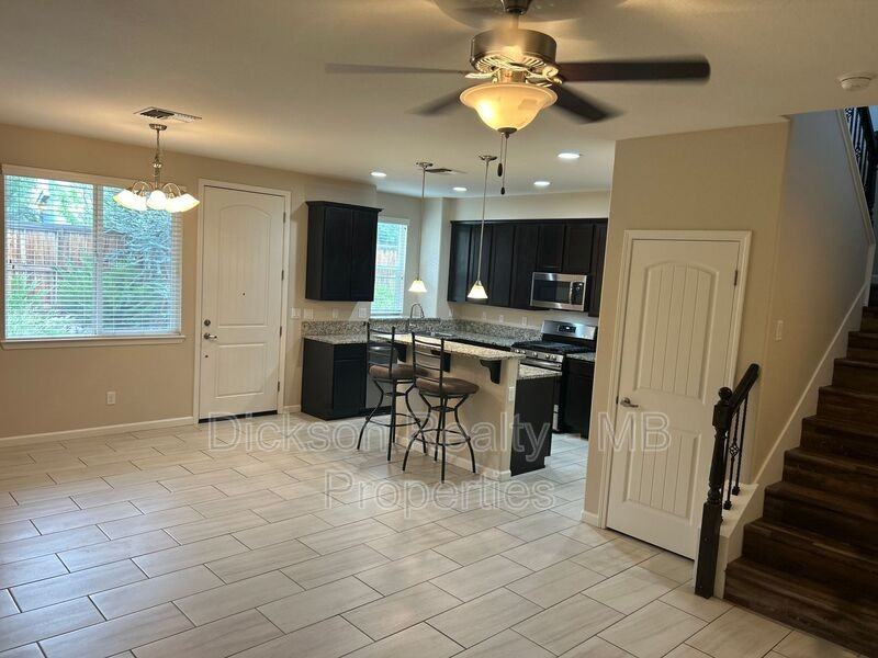 2065 S Virginia St - Photo 4 of 19