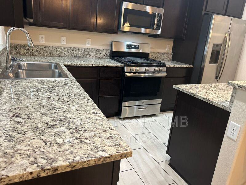 2065 S Virginia St - Photo 5 of 19