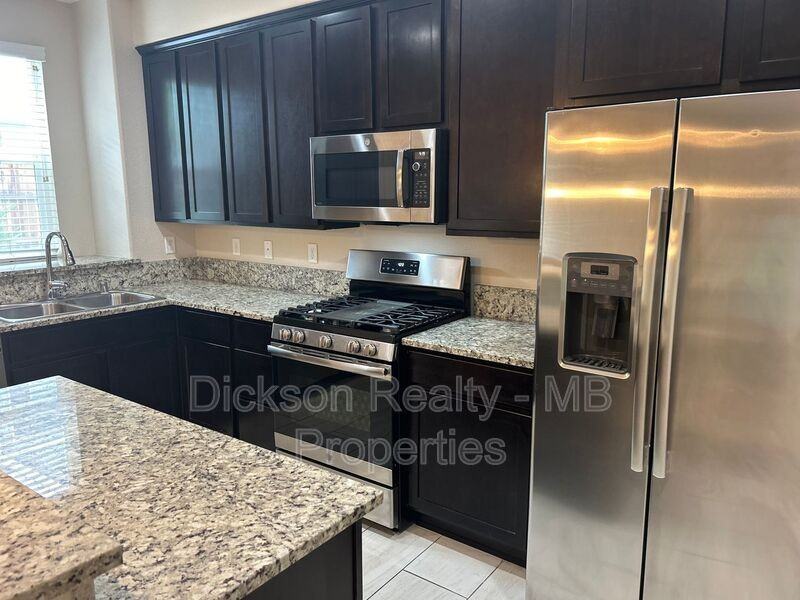 2065 S Virginia St - Photo 7 of 19