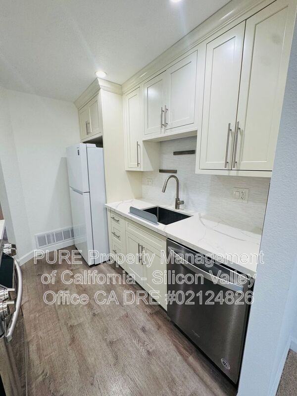 2290 Sun Glory Ln #B - Photo 6 of 20