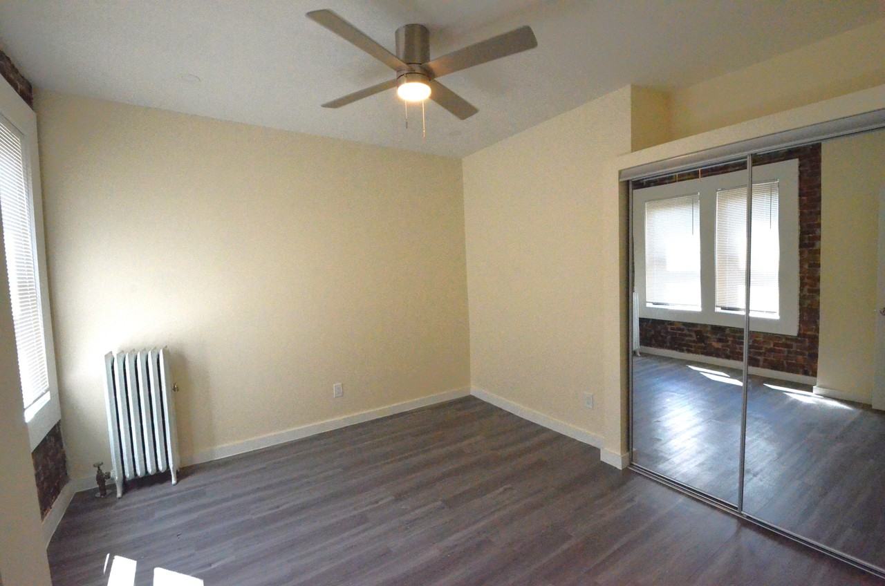 Burbank St #20 - Photo 7 of 17