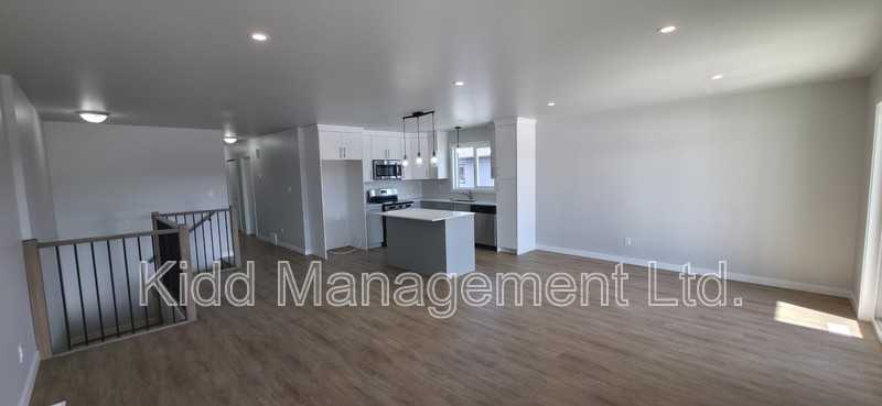 5634 Kidd Pl #B - Photo 5 of 30