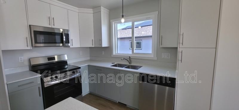 5634 Kidd Pl #B - Photo 7 of 30