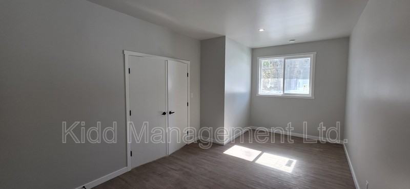 3854 Glendale Dr - Photo 2 of 19