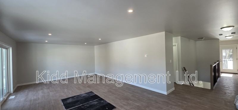 3854 Glendale Dr - Photo 4 of 19