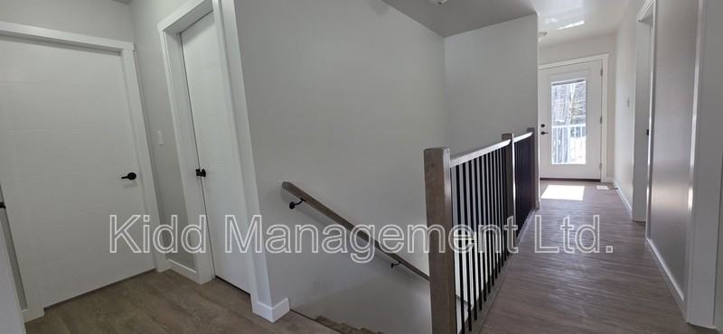 3854 Glendale Dr - Photo 5 of 19