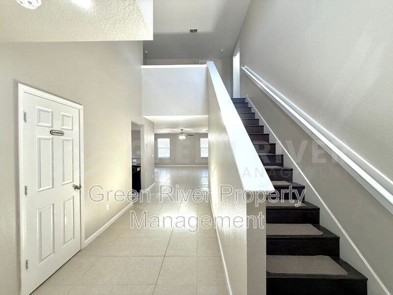 8704 Lake George Cir W - Photo 6 of 49