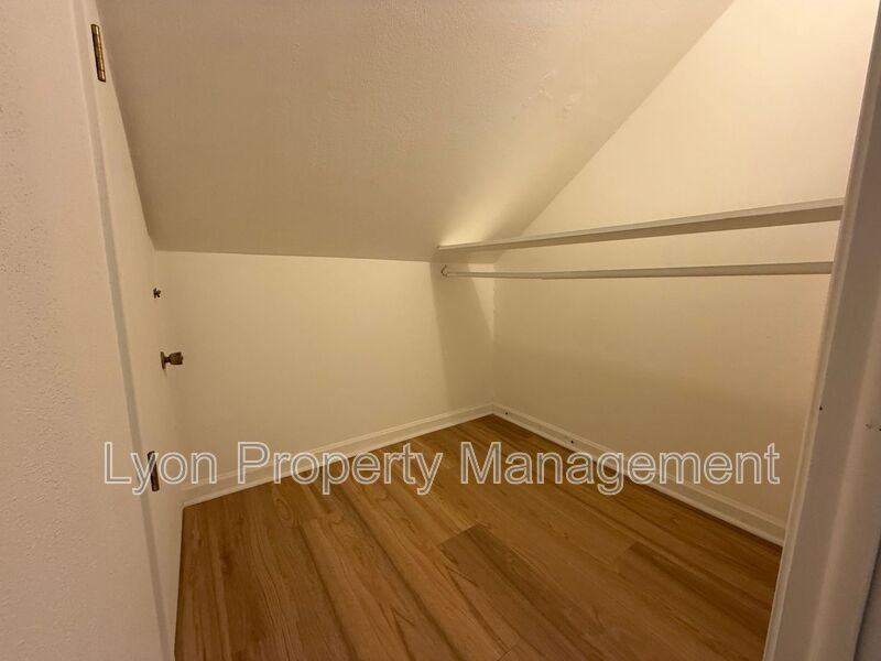 26 Carlton Ave #3rdFL - Photo 4 of 7