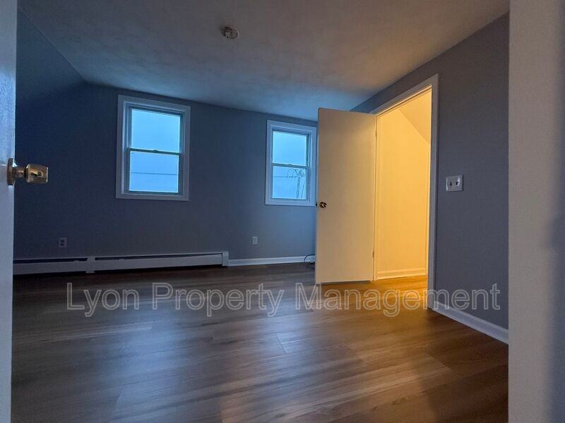 26 Carlton Ave #3rdFL - Photo 5 of 7