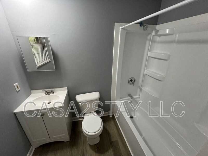 365 Redmar Blvd #27 - Photo 4 of 6