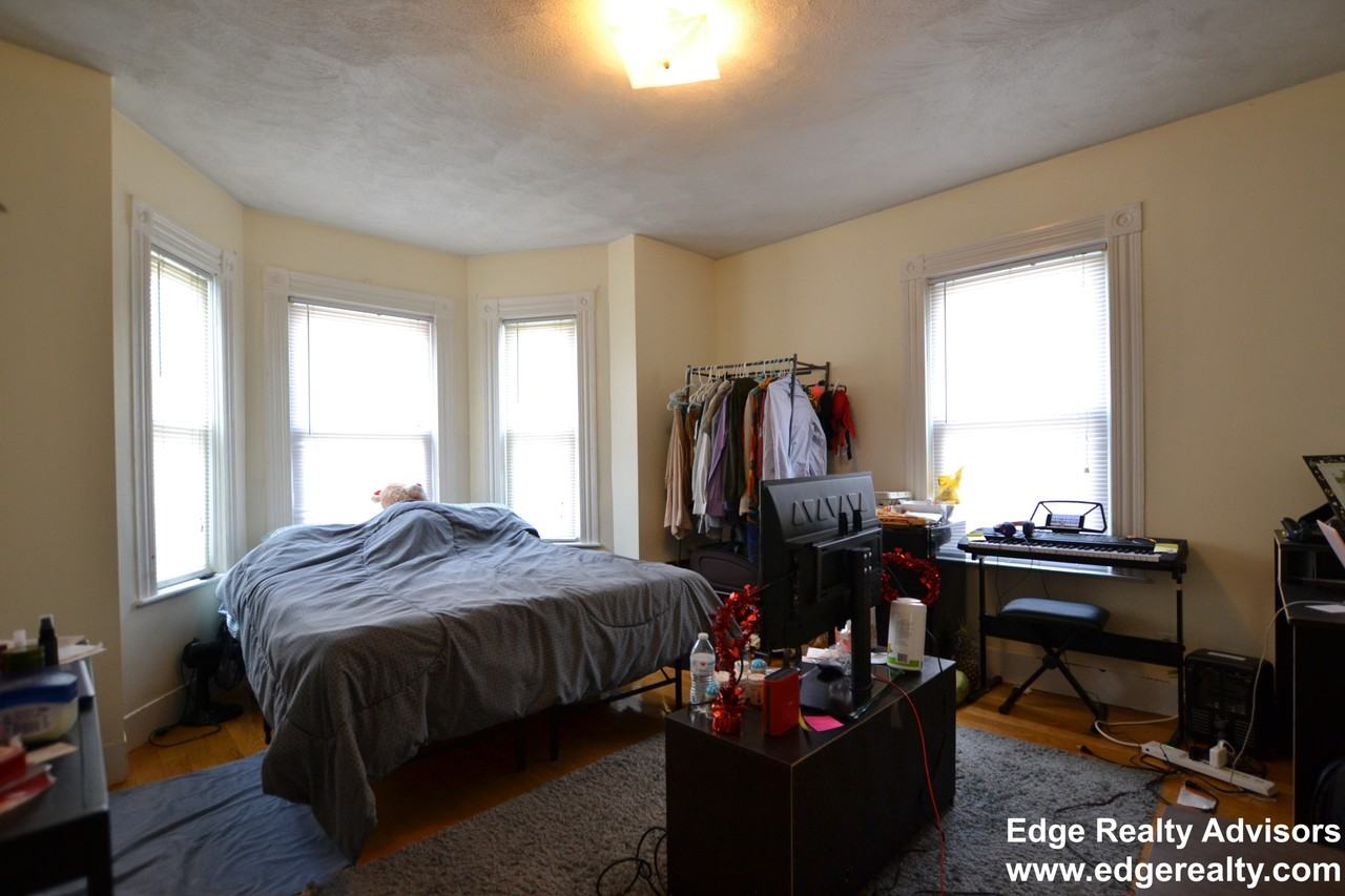 272 Crescent St #2 - Photo 3 of 13