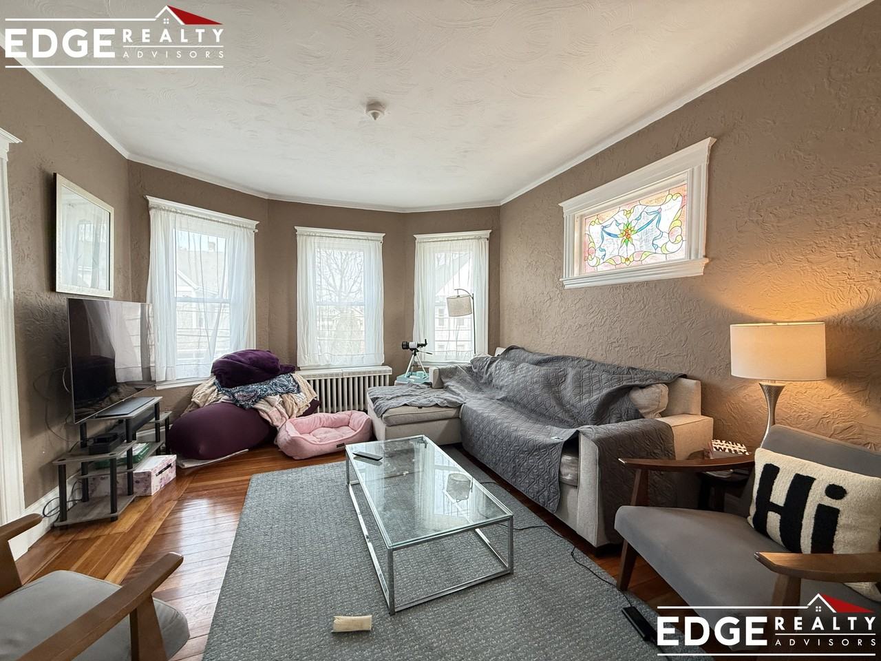 90 Hobart St - Photo 3 of 10