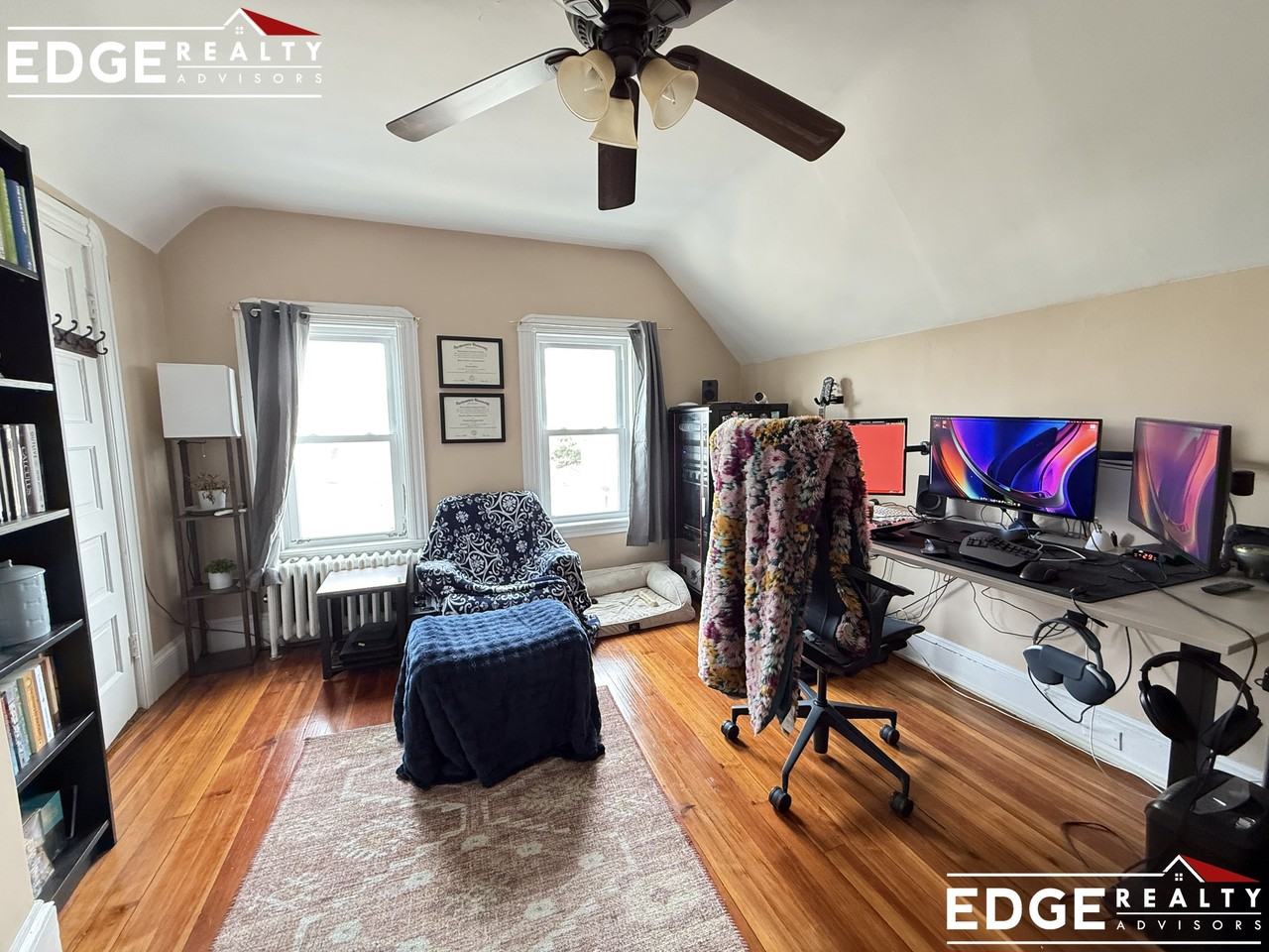 90 Hobart St - Photo 7 of 10