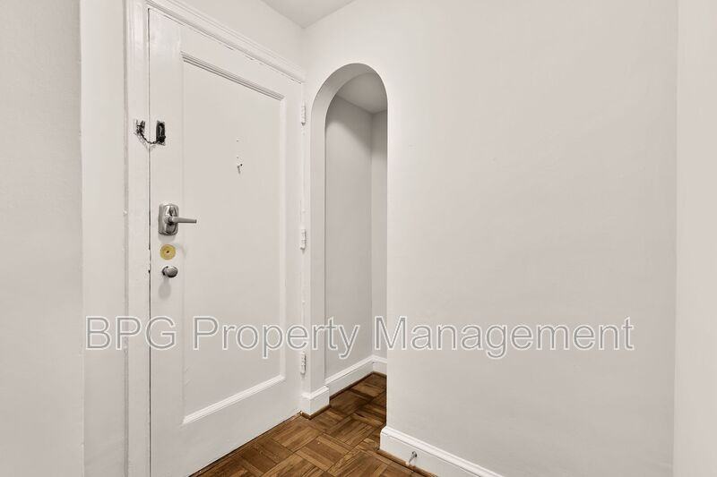 2634 Langston Blvd #403 - Photo 3 of 40