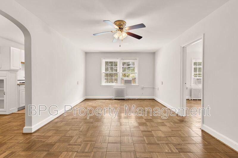 2634 Langston Blvd #403 - Photo 5 of 40