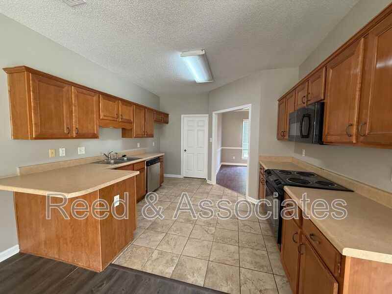 10515 Pisgah Forest Ln - Photo 5 of 17