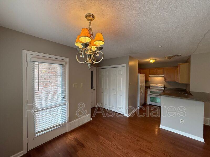 1173 Clear Creek Rd - Photo 4 of 11