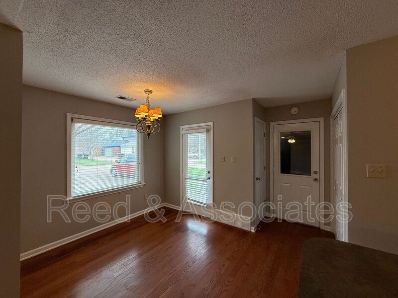 1173 Clear Creek Rd - Photo 5 of 11