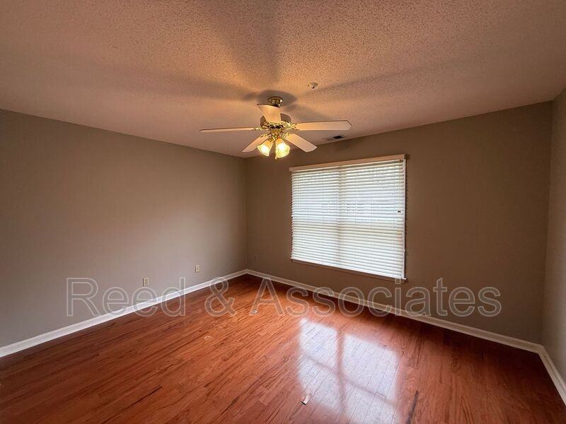 1173 Clear Creek Rd - Photo 6 of 11