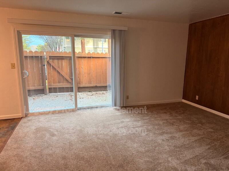 1427 Bel Air Dr #D - Photo 6 of 23