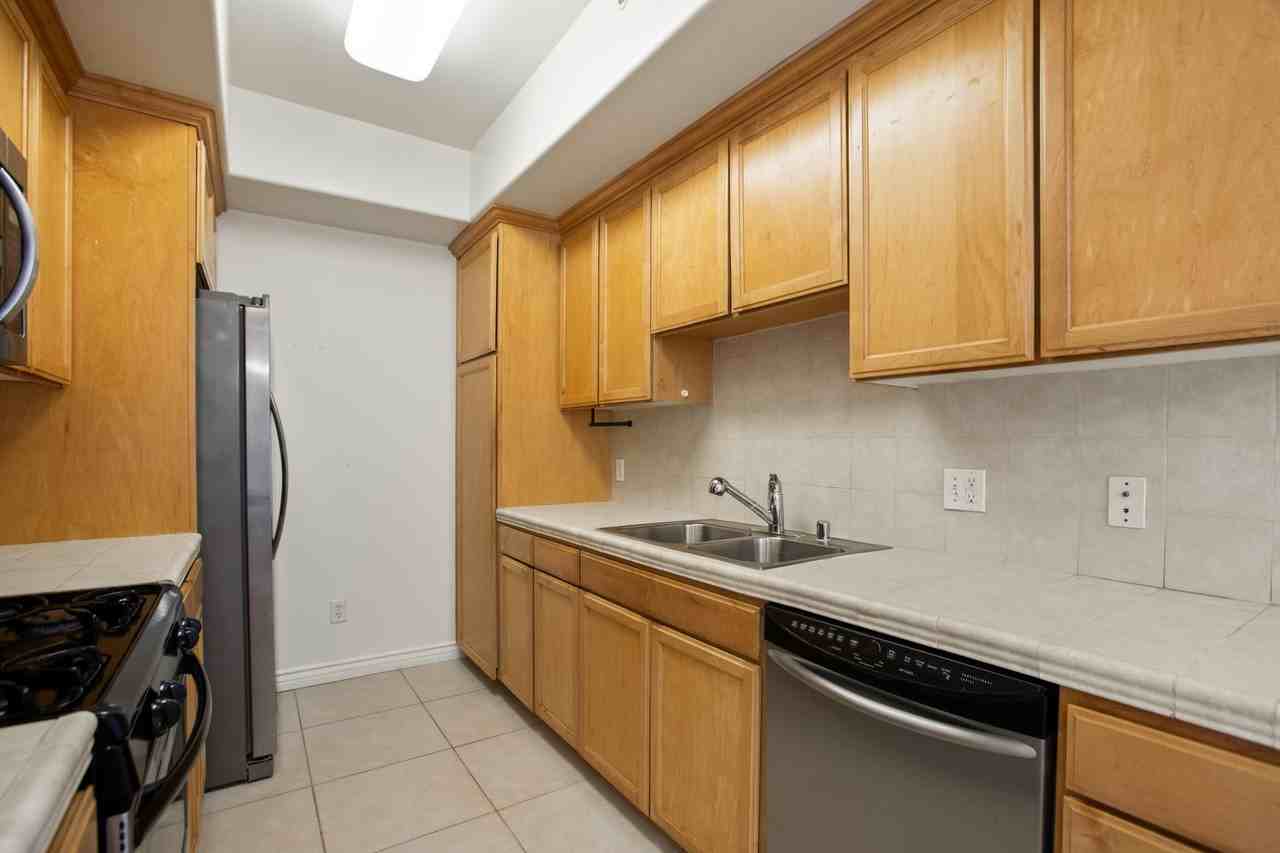 THE OAK, LLC - Photo 3 of 33