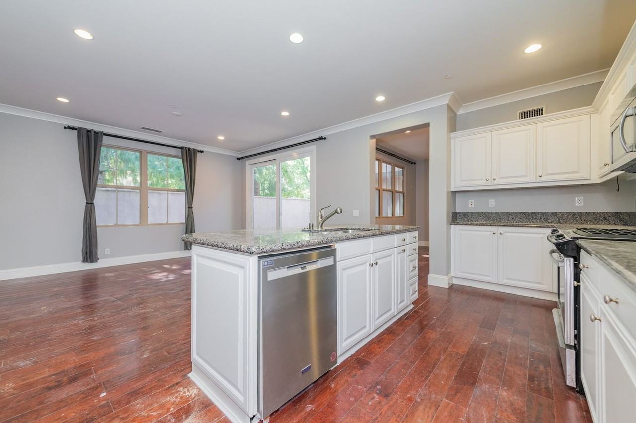 42 Peony - Photo 6 of 34