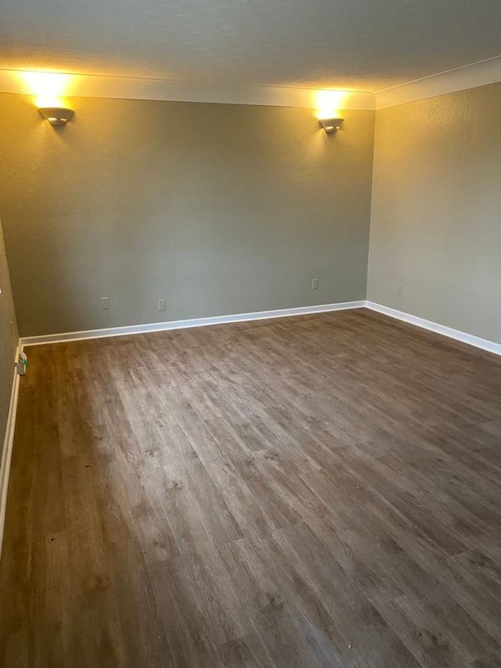 209 Alpine Dr - Photo 2 of 14