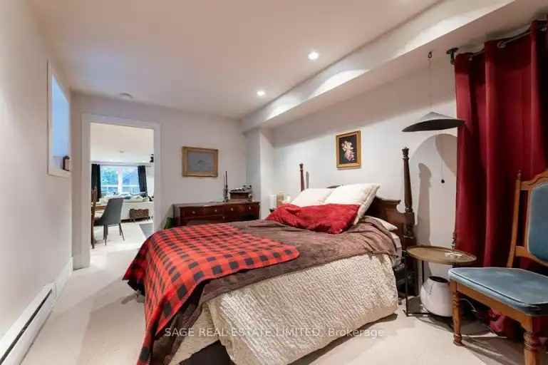 204 Berkeley St - Photo 3 of 12