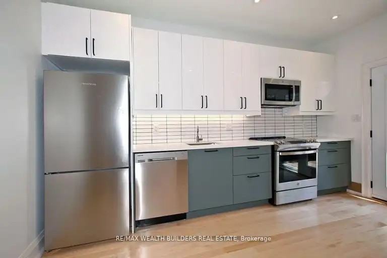 167 Broadview Ave #3 - Photo 4 of 6