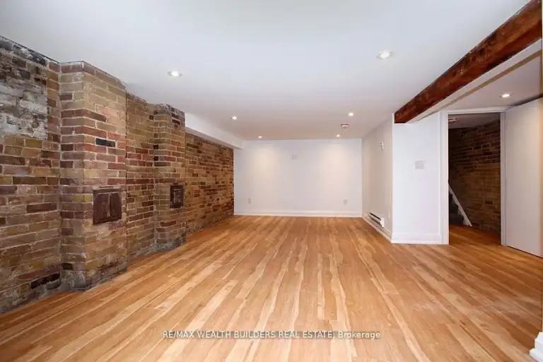 167 Broadview Ave #3 - Photo 5 of 6