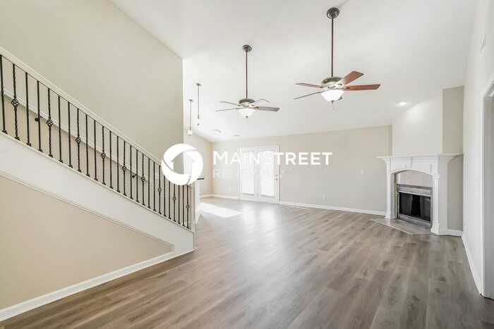 1191 Bothwell Pl - Photo 4 of 17