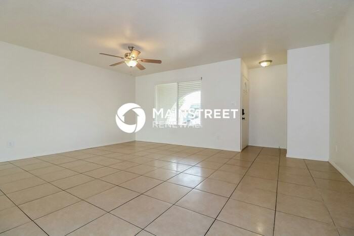 4402 W Cathy Cir - Photo 4 of 16