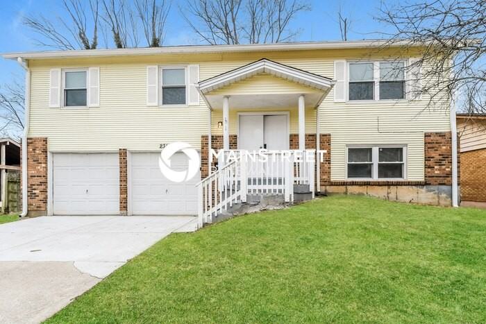 2316 Kingsford Dr - Photo 2 of 17