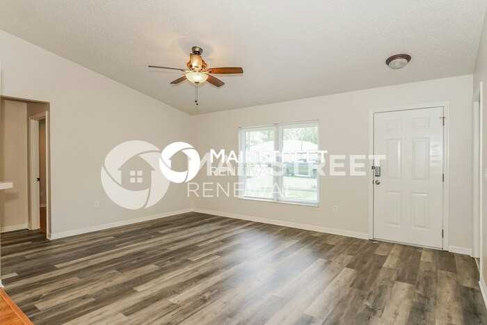 258 Charles Ave - Photo 4 of 16