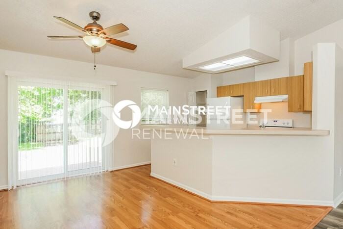 258 Charles Ave - Photo 5 of 16