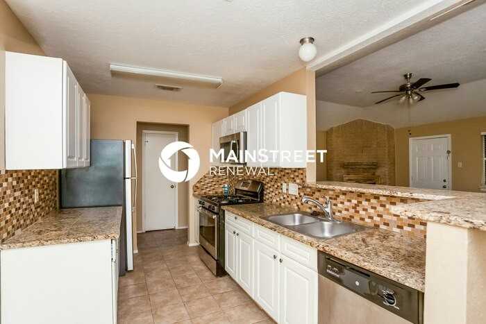 24018 Beaverwood Dr - Photo 7 of 15