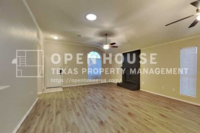 6922 Todd Ln - Photo 5 of 20