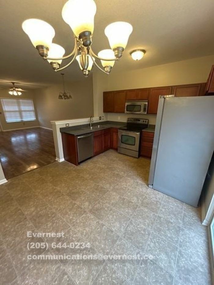 1208 Green Dr - Photo 3 of 28