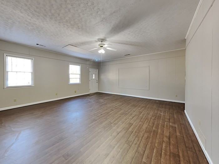 1211 Eli Ln - Photo 7 of 21