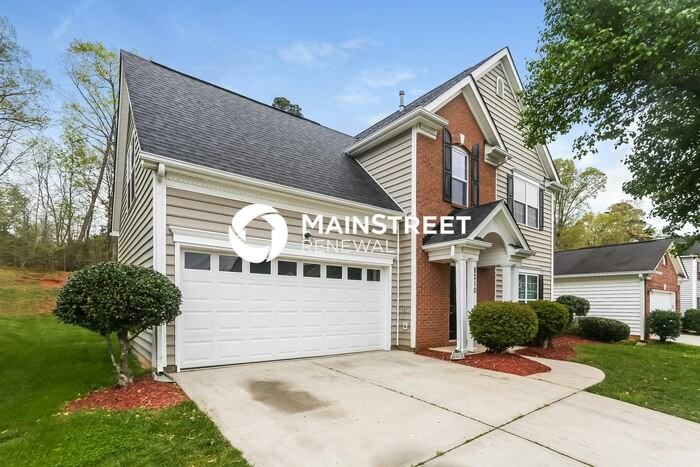 8210 Chatham Oaks Dr - Photo 3 of 16