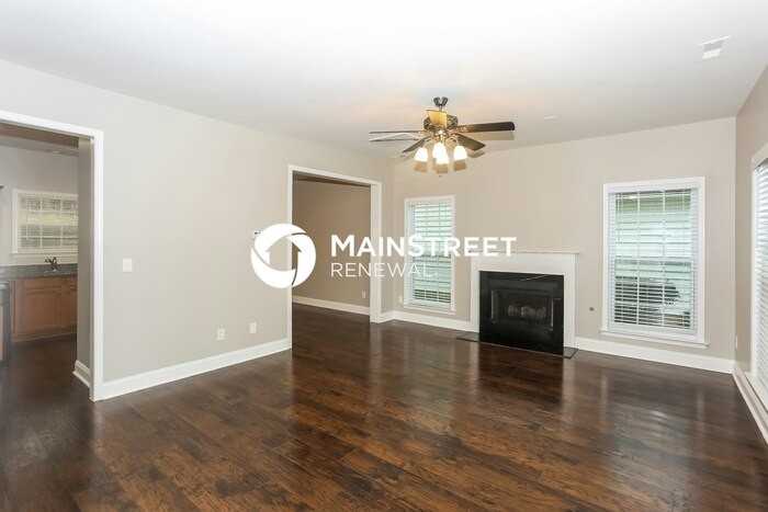 8210 Chatham Oaks Dr - Photo 5 of 16