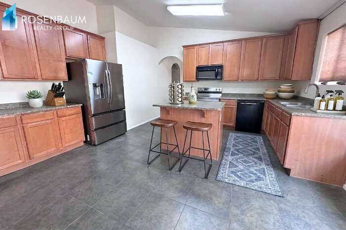 2030 W Carson Rd - Photo 5 of 16