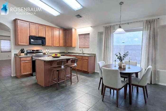 2030 W Carson Rd - Photo 6 of 16