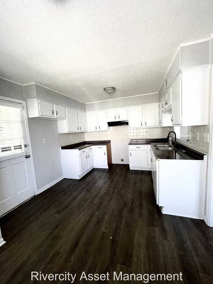 2990 Ridgeway Rd - Photo 5 of 10