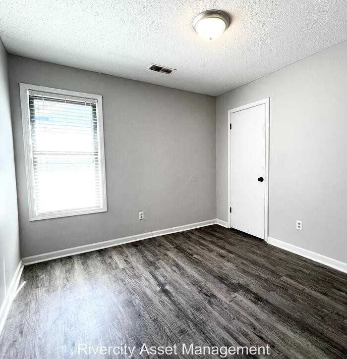 2990 Ridgeway Rd - Photo 6 of 10