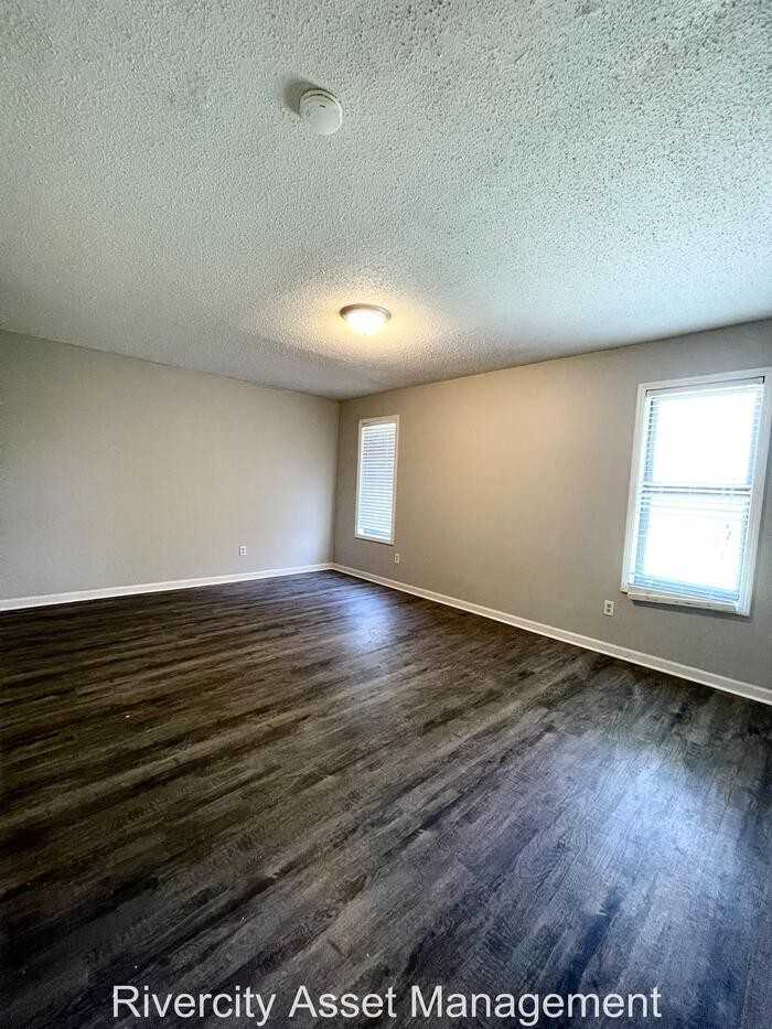 2990 Ridgeway Rd - Photo 7 of 10