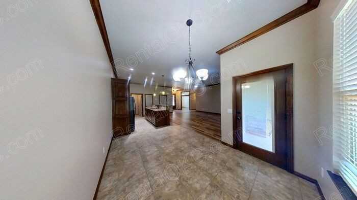 12200 Chesterfield Ln - Photo 2 of 30