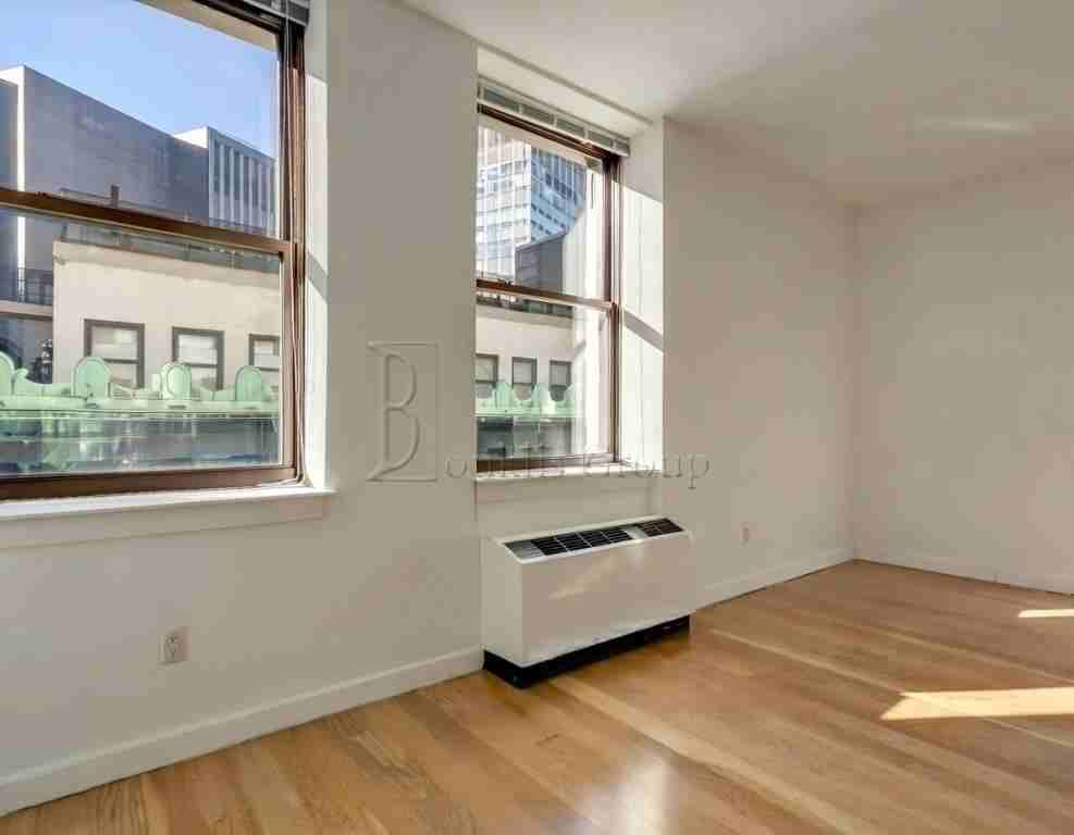 Wall St #5A - Photo 2 of 5