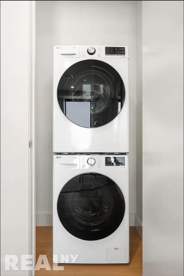 Atlantic Ave #14H - Photo 4 of 11